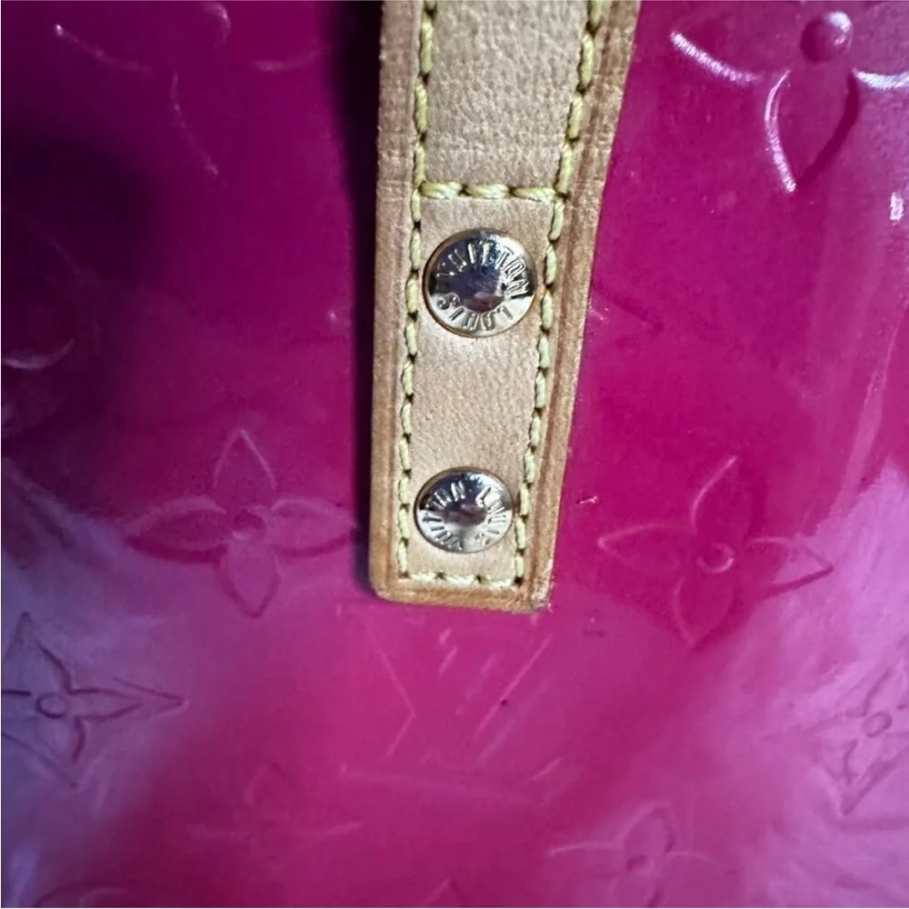 Authentic Louis Vuitton Cerise Monogram Vernis
Reade PM Tote - Picture 12 of 13